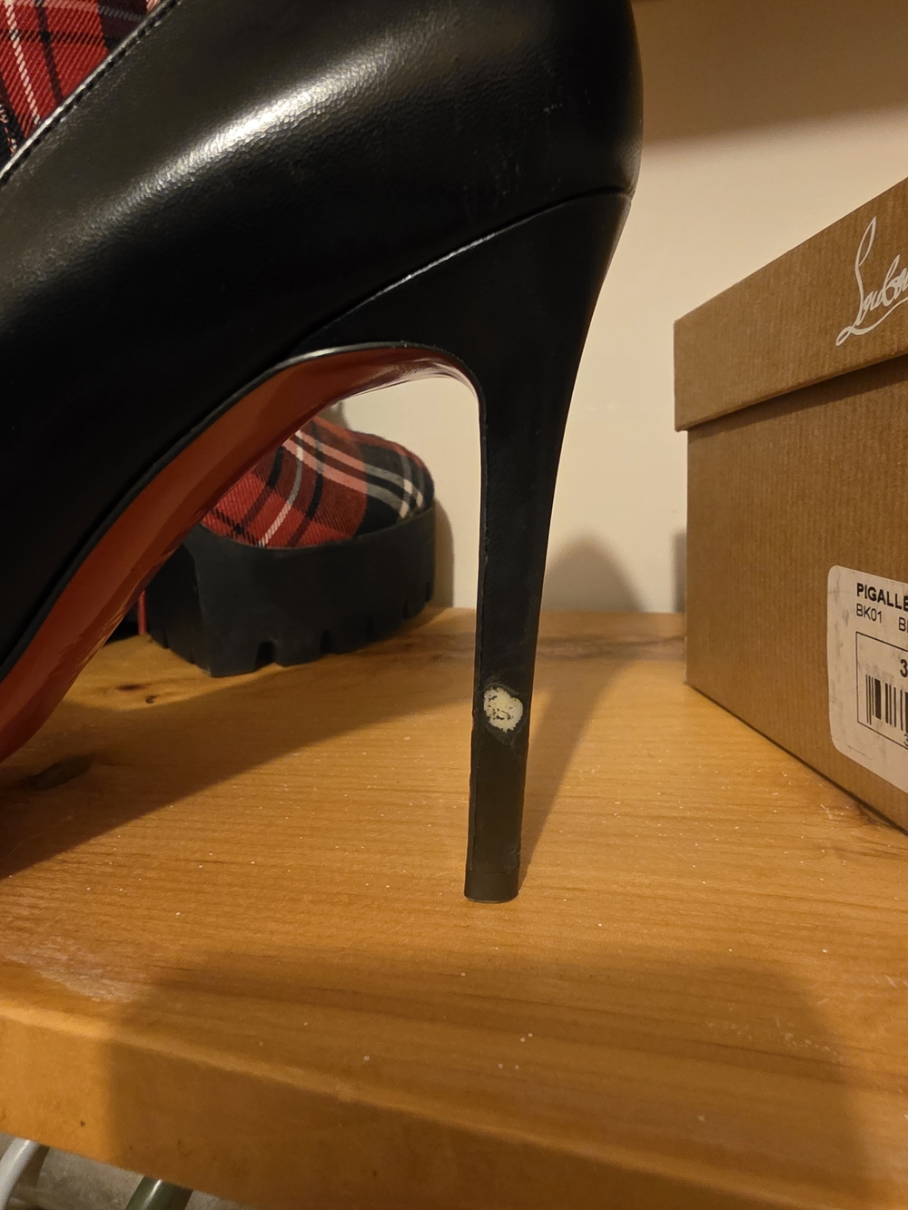 Christian Louboutin Black Pigalle 100 Leather Stiletto Pumps - Picture 5 of 5